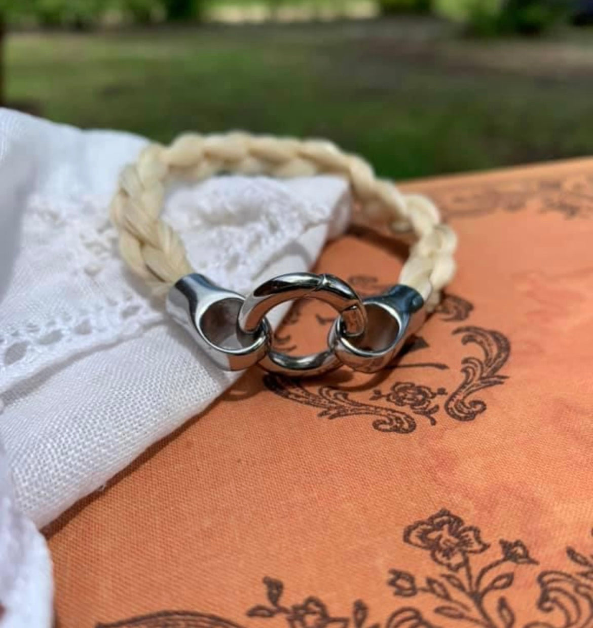 The Barn Jack Horsehair Bracelet