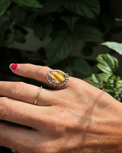 Sunrise Shell Chip Pinky / Midi Ring
