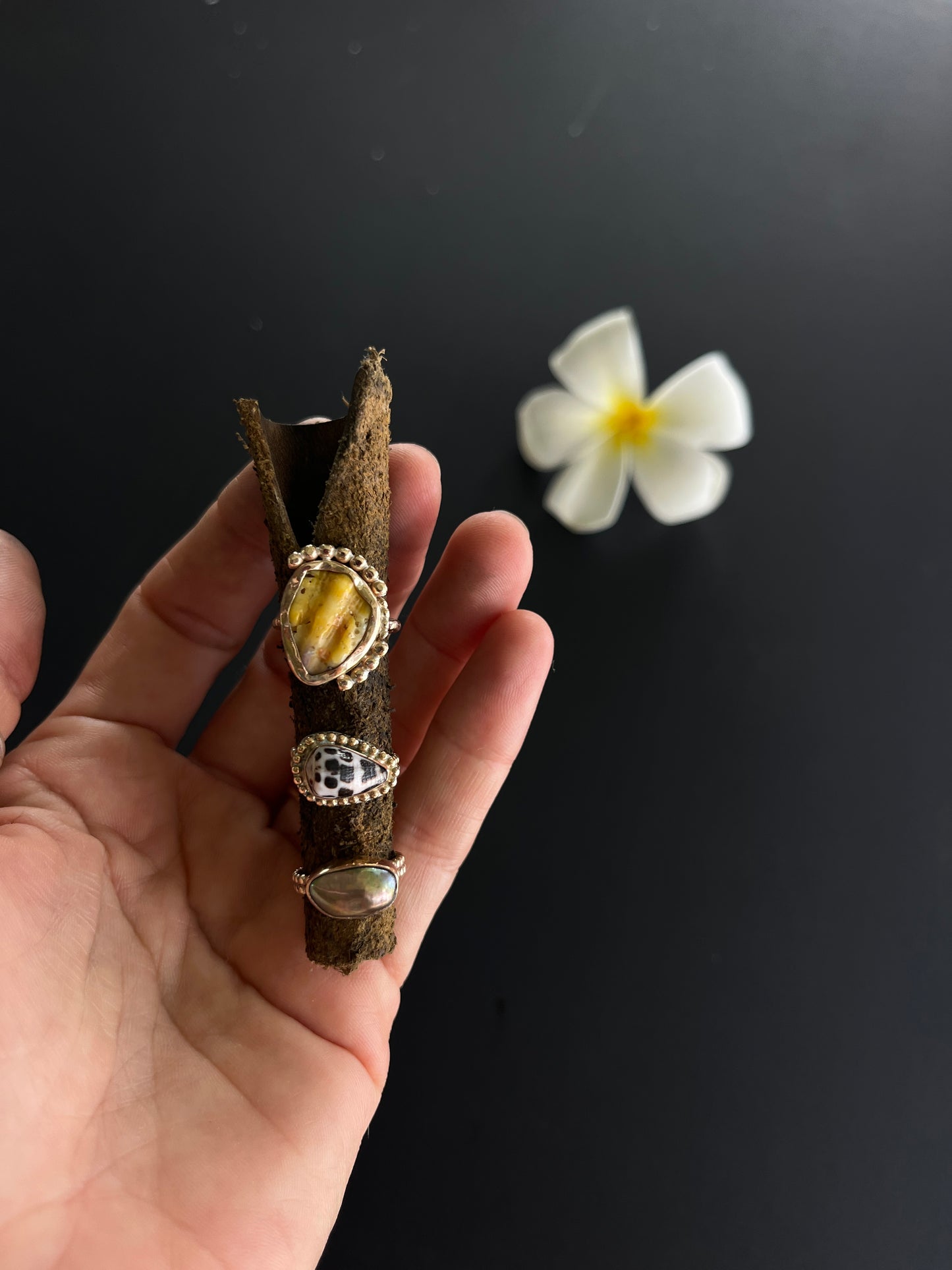 Tahitian Keshi Pearl Pinky / Midi Ring RTS